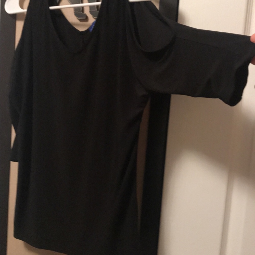 Cold Shoulder Top - Picture 3 of 3